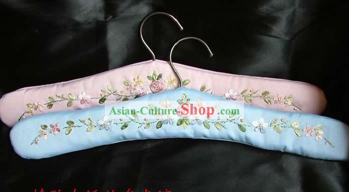 Chinese Top Grade Silk Clothes Rack