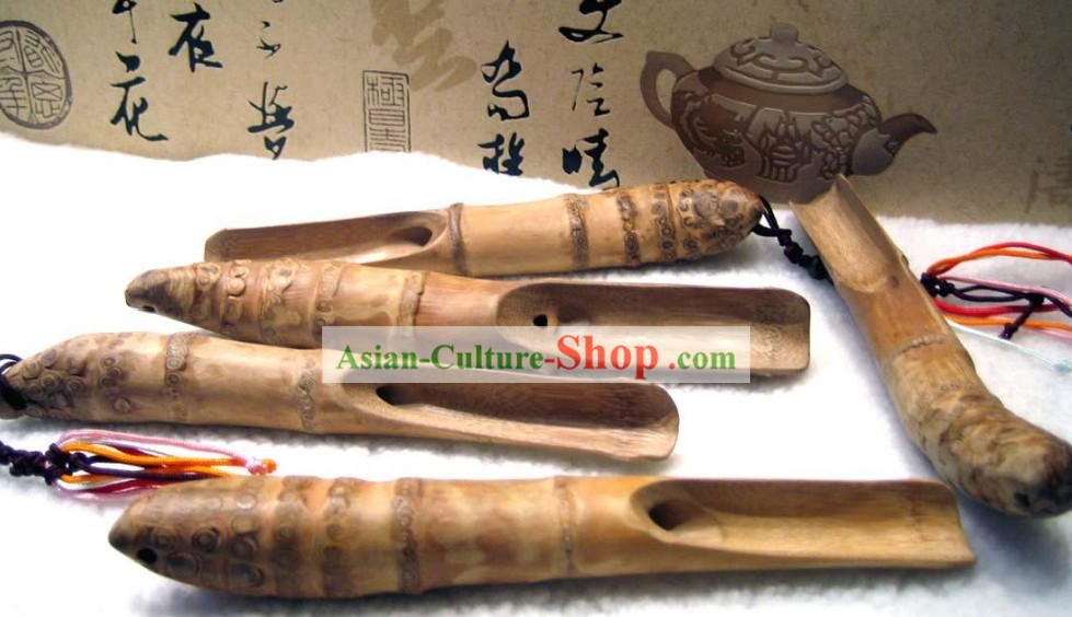 Mão chinês fez colher de chá de bambu