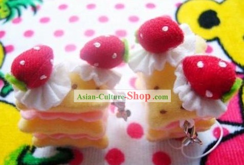 Main mignon gâteau aux fraises de velours Pendentif 1