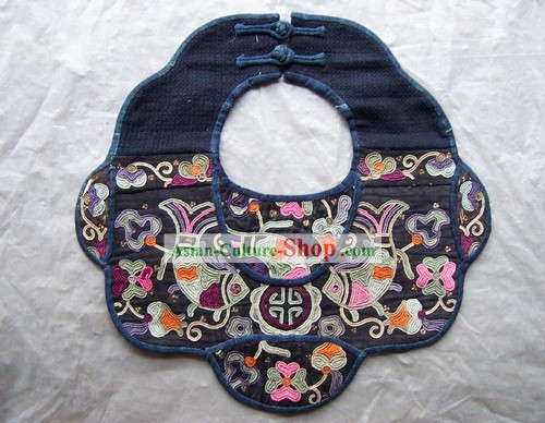 Chinese Stunning Miao Tribe Hand Embroidery Collectible-Cover of Baby Eatting