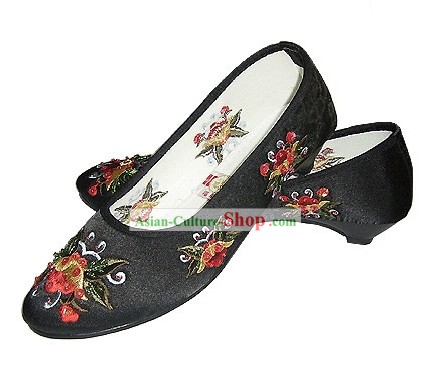 Chinese Traditional Handmade Embroidered Satin Shoes