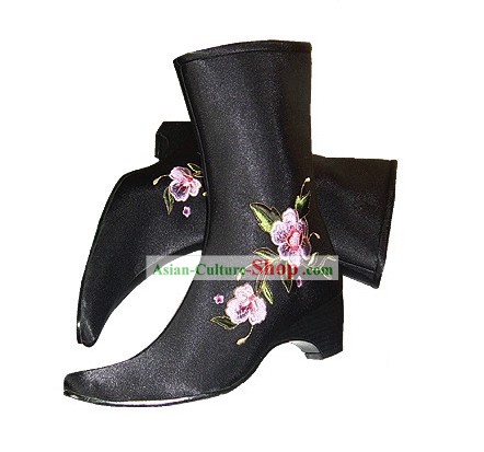 Chinese Traditional Handmade Embroidered Cotton Long Winter Boots