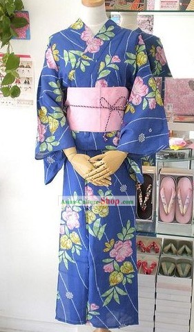 Traditional Blue Floral Japanese Kimono Handbag and Geta Full Set