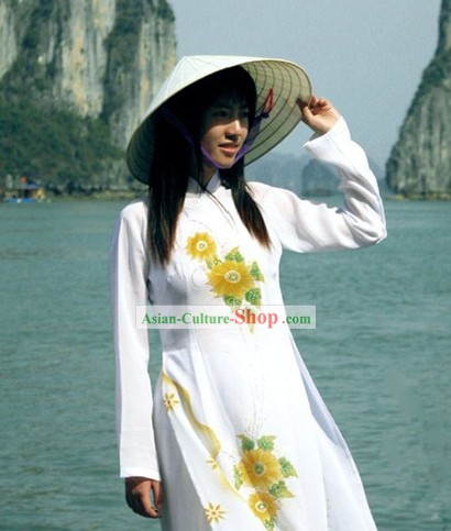 Vietnamiens cheongsam longs traditionnels et Set chapeau de bambou