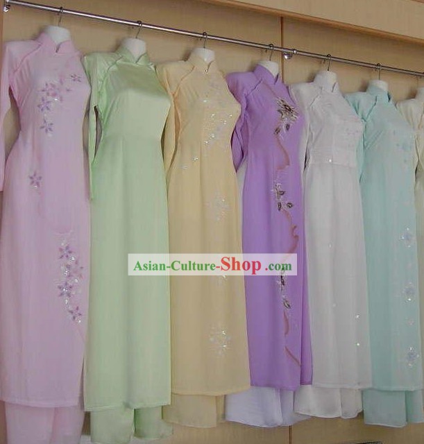 Custom Vietnamese Costumes for Women