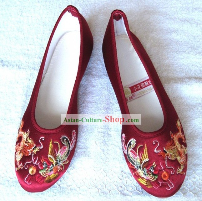 Chinese Traditional Handmade Embroidered Satin Dragon Shoes