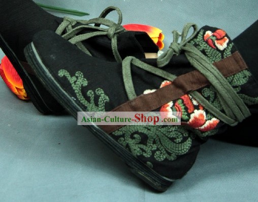 Chinese Embroidered Black Forest Boots