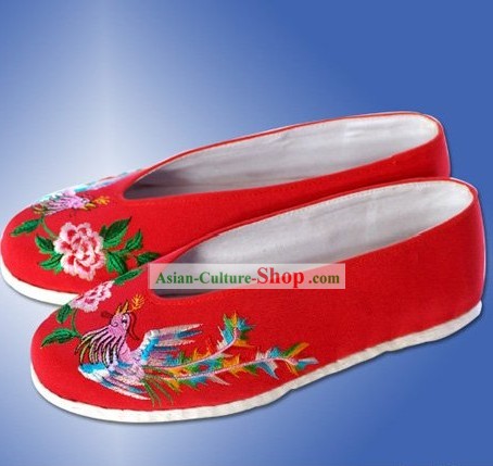 Chinese Traditional Handmade and Embroidered Phoenix Red Cloth Shoes