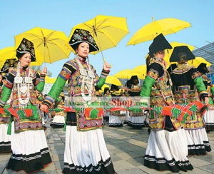 Chinese Traditional Yi Minority Clothing and Hat Complete Set