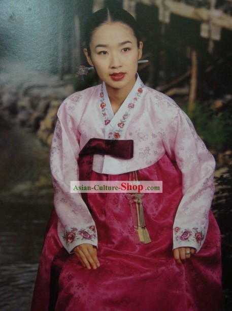 Classical Korean Hanbok Clothing Set for Women