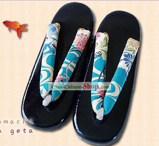 Traditional Japanese Blue Geta Set for Women