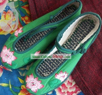 Chinese Traditional Embroidery Lotus Shoes