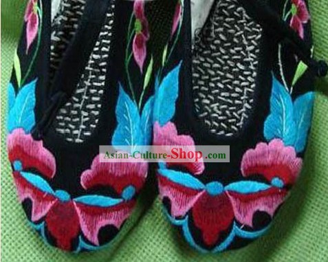 Chinese Hand Made and Embroidery Flower Shoes