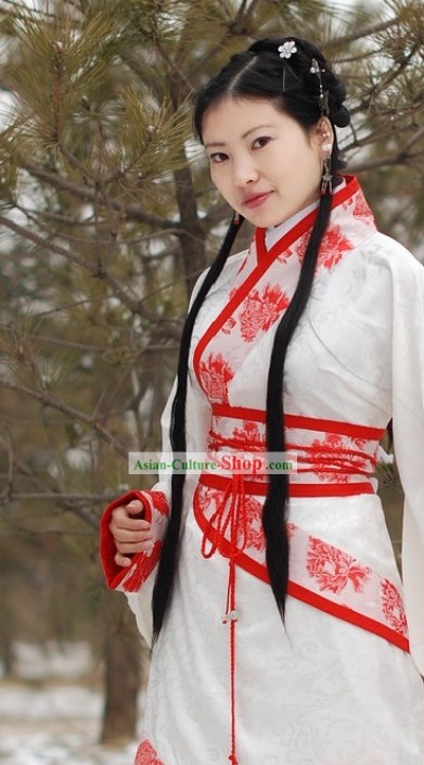 Traditional Chinese White Winter Hanfu Garment for Women