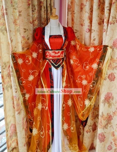 Traditional Chinese Wedding Outfit