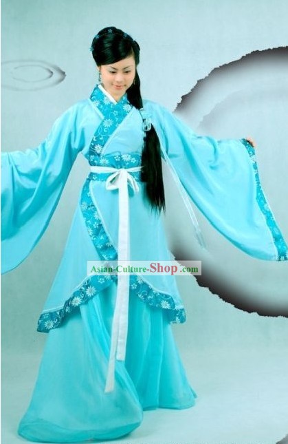 Traditional Light Blue Hanfu Outfit for Beauty