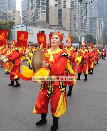 Traditional Chinese Gong Player Costume