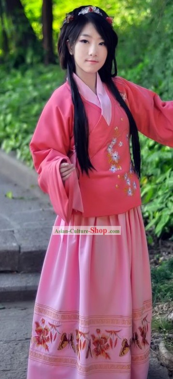 Ancient Chinese Ming Dynasty Women Attire