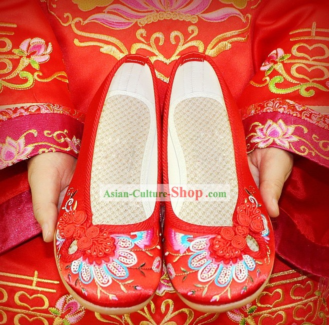 Chinese Classical Embroidered Peacock Wedding Shoes for Brides