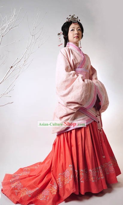 Ancient Chinese Han Dynasty Clothing for Women