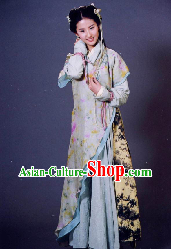 Ancient Chinese Swordswoman Costume and Hair Accessories for Women