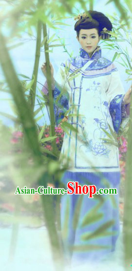 Traditional Chinese Minguo Female Clothing