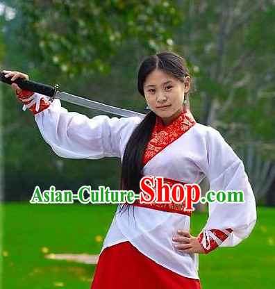 Ancient Chinese Han Dynasty Swordswoman Costume