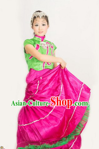 Traditional Chinese Yi Ethnic Clothing and Hat for Women