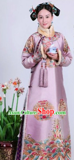 Qing Dynasty Princess Autumn Wear Manchu Clothing and Headwear