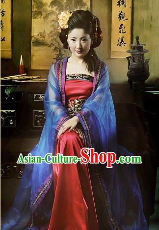 Chinese Tang Dynasty Traditional HanFu and Hair Accessories for Women