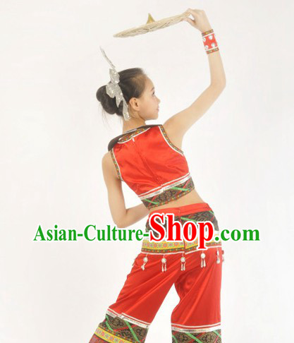 Traditional Chinese Dance Costumes and Headdress for Women