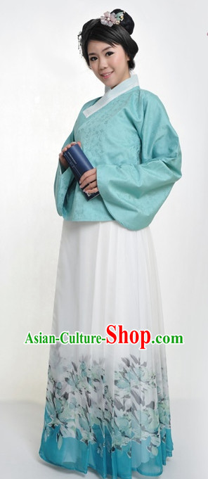 Ancient Chinese Ming Dynasty Clothing for Women