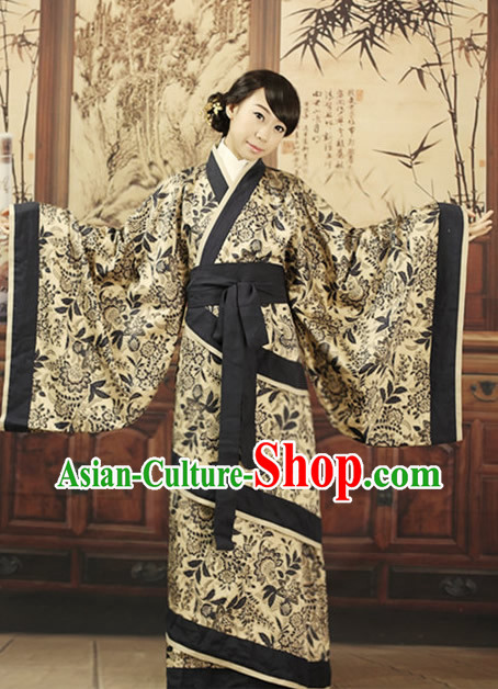 Ancient Chinese Black and White Quju Hanfu Outfits for Women