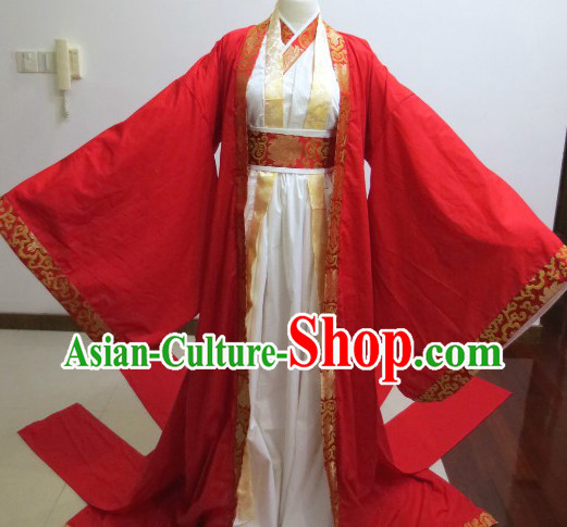 Ancient Chinese Red Wedding Outfit for Falling in Love Couple