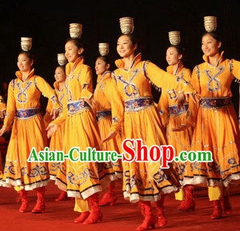 Traditional Chinese Xinjiang Dance Costumes and Hat for Dancers