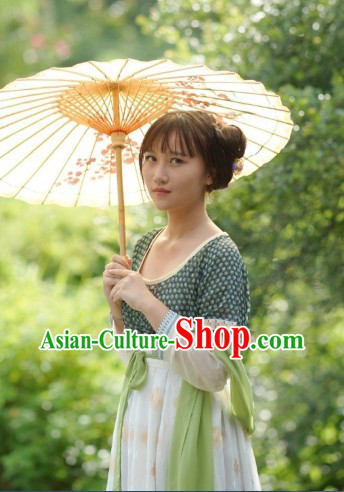 Traditional Chinese Tang Dynasty Robe and Umbrella for Girls