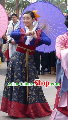 Ancient Chinese High Collar Female Costumes and Umbrella Complete Set