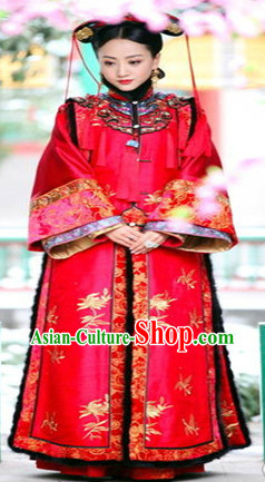 Chinese Traditional Wedding Dress and Hair Accessories