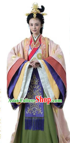 Traditional Chinese Princess Dresses and Hair Decorations