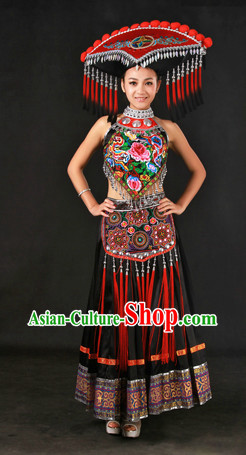 China Guangxi Zhuang Ethnic Group Clothes and Hat for Women