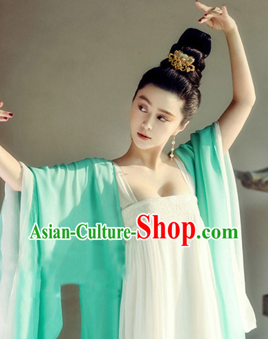 Tang Dynasty Lady Clothing