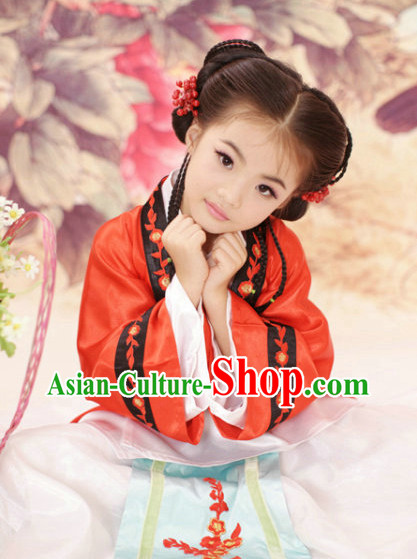 Ming Dynasty Outfits for the Little Girl