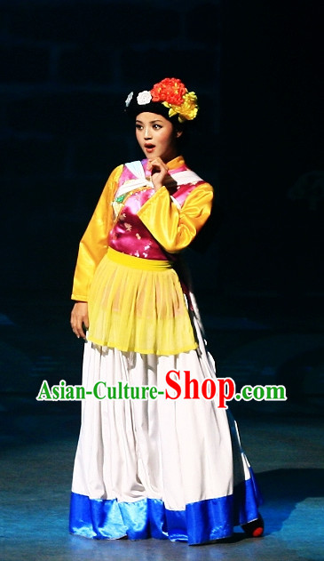 China Yunnan Lijiang Naxi Minority Ethnic Clothing and Headwear for Girls