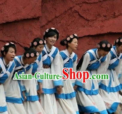 China Yunnan Lijiang Naxi Minority Clothes and Headwear for Girls