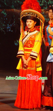 China Yunnan Lijiang Ethnic Minority Dresses and Hat for Women