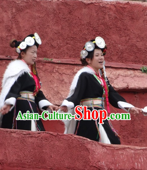 Yunnan Naxi Clothes and Ornaments