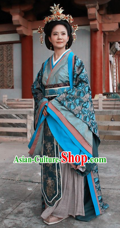 Chinese Traditional Queen Costume and Hair Accessories