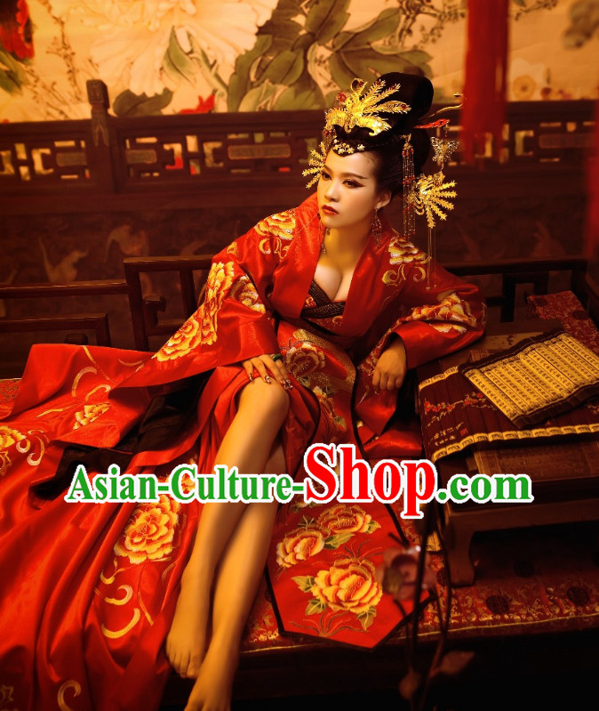 China Ancient Empress Clothes and Phoenix Hair Accessories