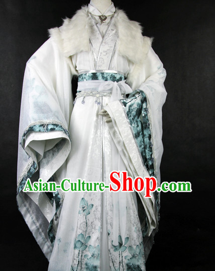 Chinese Traditional Costumes of Rich Family