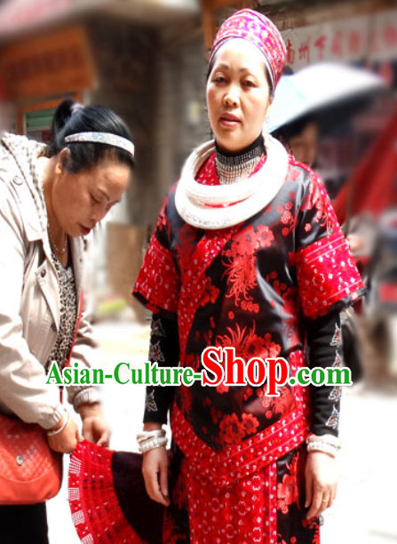 China Miao Tribe Minority Ethnic Garment and Silver Accessories for Women